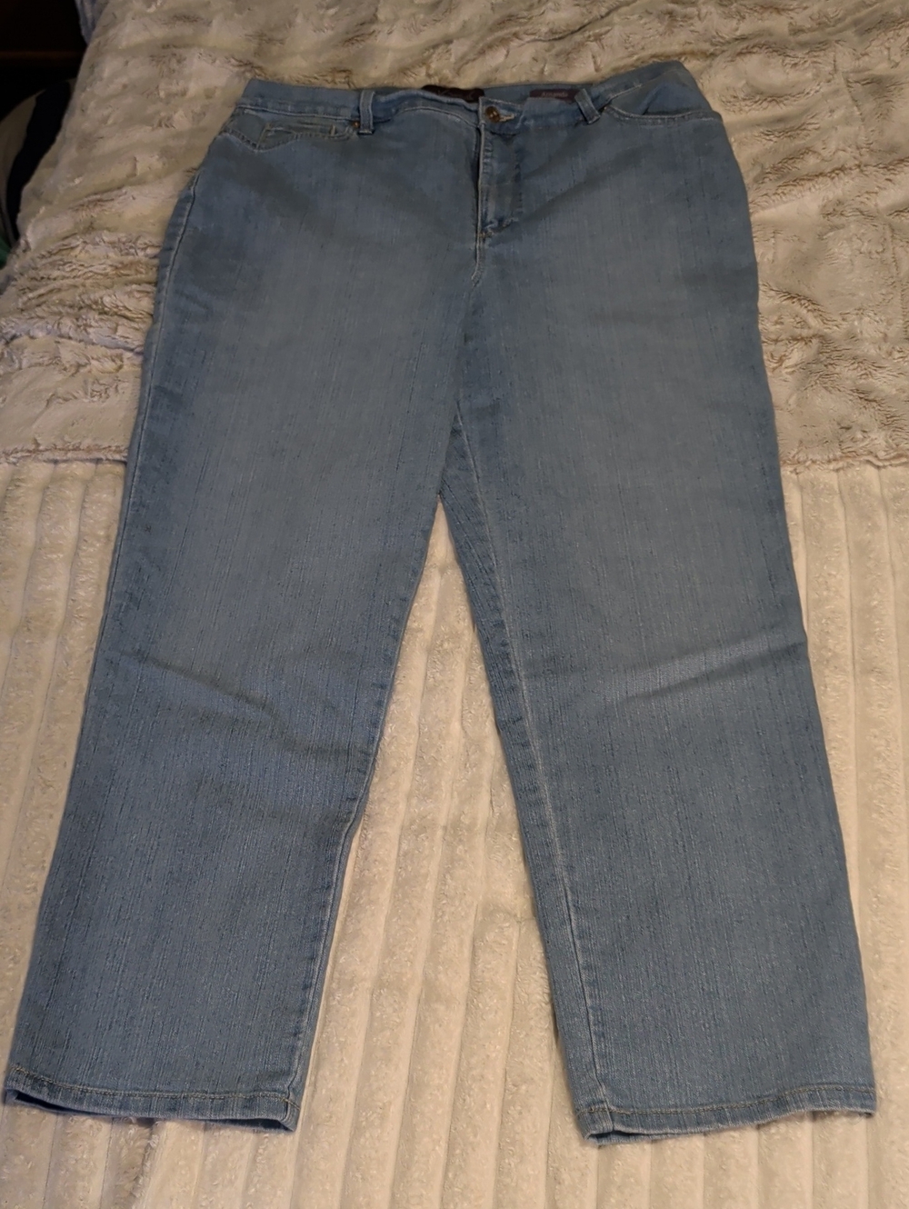 Gloria Vanderbilt Light Blue Straight Leg Jeans